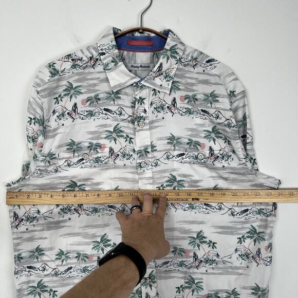 Tommy Bahama Shirt Men’s Large Tropical Hawaiian Short Sleeve Button Shirt. - Picture 6 of 7